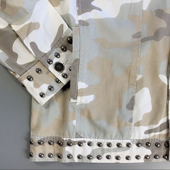 ⭕️ Cinq à Sept Chiara Camo Studded Jacket Women’s - Picture 5 of 14